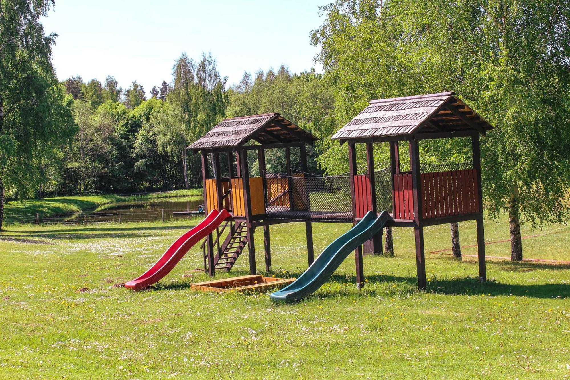 Lejasbisenieki Villa Turaida Buitenkant foto