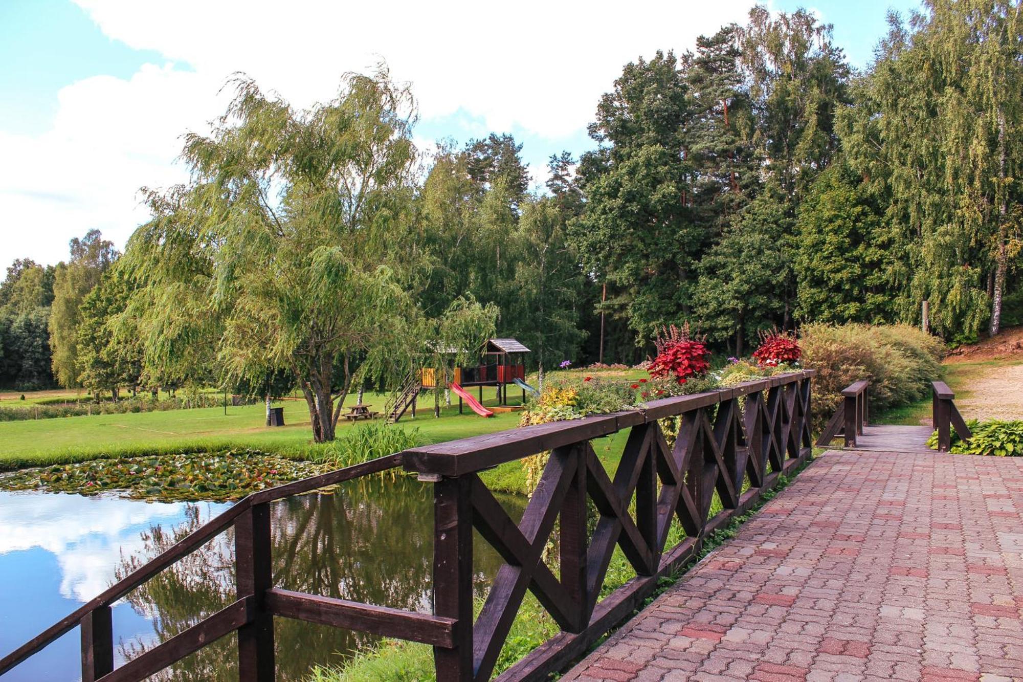 Lejasbisenieki Villa Turaida Buitenkant foto